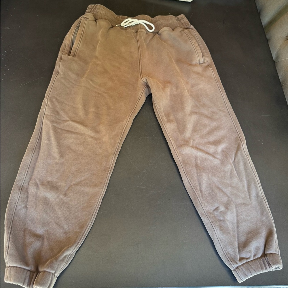 Abercrombie & Fitch Tan Joggers with White Drawstring
